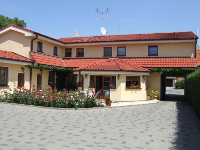 Penzion 77 - Garni Pezinok Ngoại thất bức ảnh